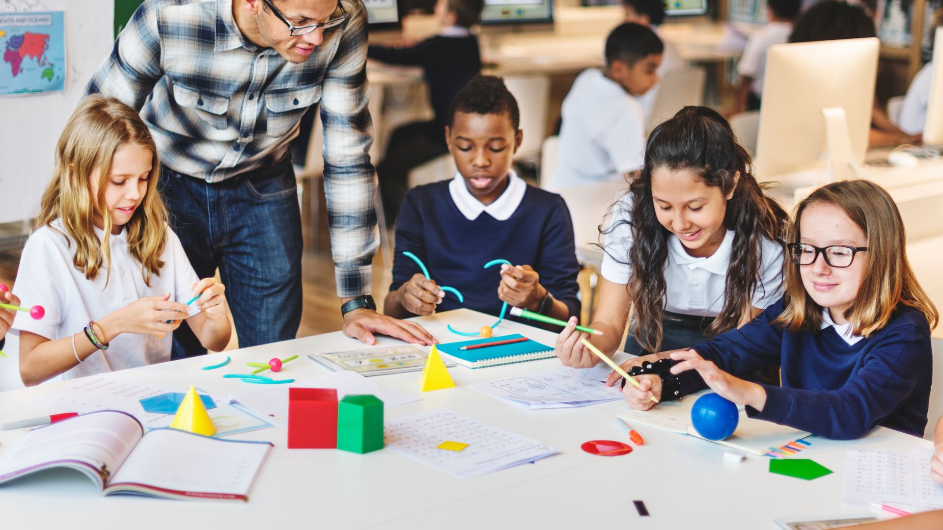 Students Learn Better When Reading on Paper - CW